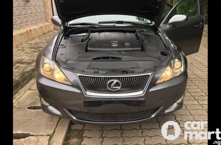 Pre-Owned 2007 Lexus IS250