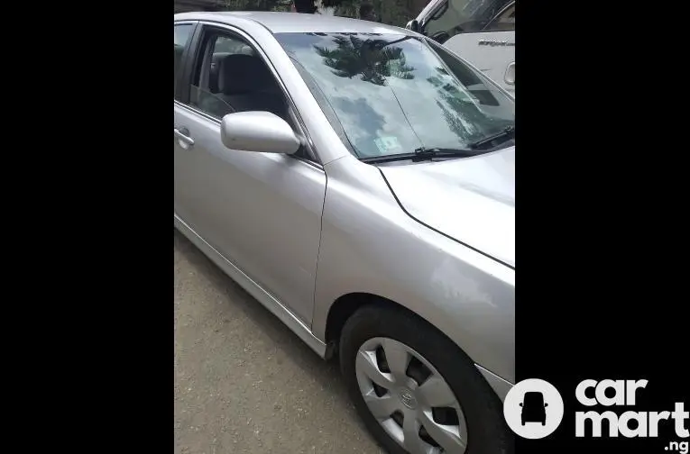 Toks 2010 Toyota Camry - 2