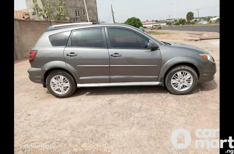 Used PONTIAC VIBE 2005