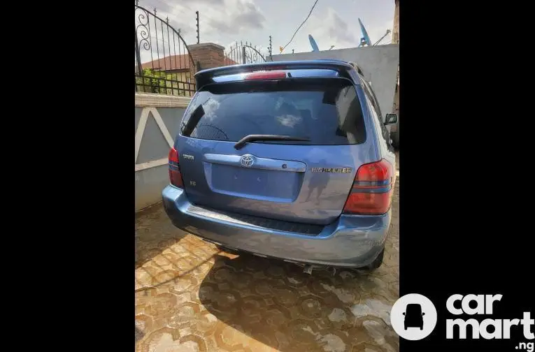 Registered 2004 Toyota Highlander