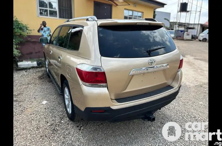 Unregistered Toyota Highlander 2013