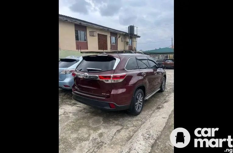 Foreign Used 2017 Toyota Highlander XLE - 3