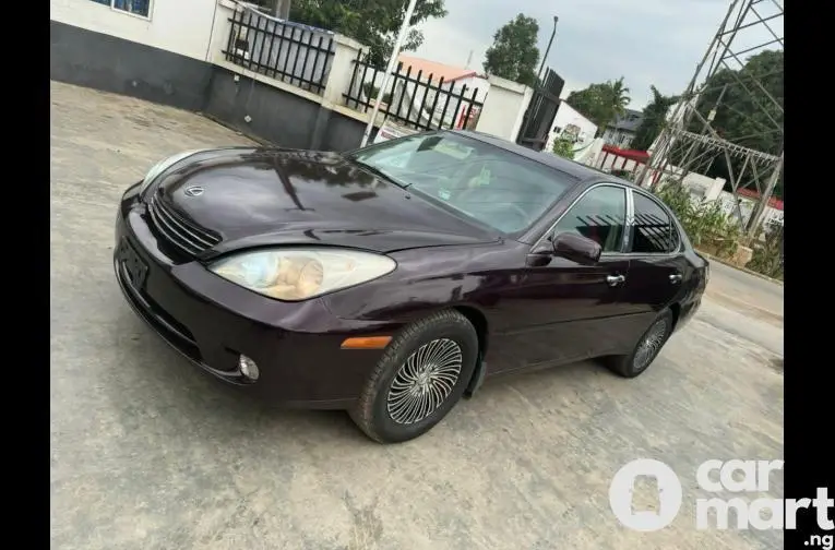 Registered Lexus ES330 2004