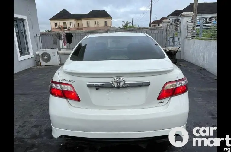 2008 Toyota Camry SE - 2