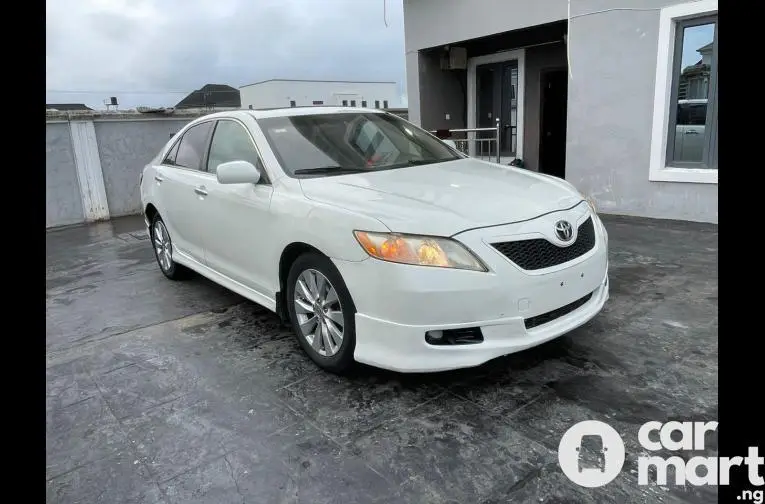 2008 Toyota Camry SE - 1