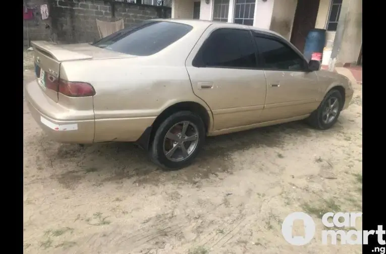 Used Toyota Camry 2001 - 4