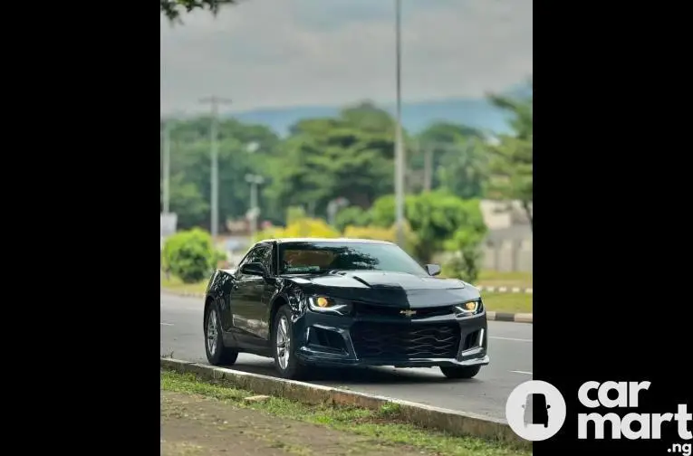 SUPER CLEAN 2015 CHEVROLET CAMARO - 2