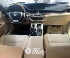 Foreign used 2013 Lexus ES350