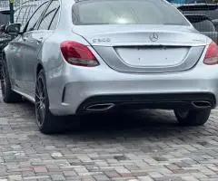 Tokunbo 2015 Mercedes Benz C300