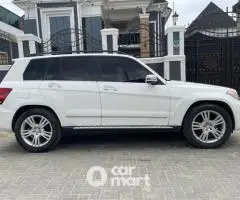 2015 Mercedes-Benz GLK350 4matic(full option)