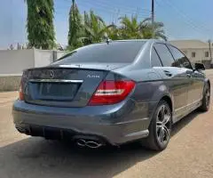 Super clean 2009 Mercedes Benz C300