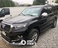 Super clean 2021 Toyota Land Cruiser Prado