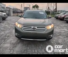 2011 Toyota Highlander SE