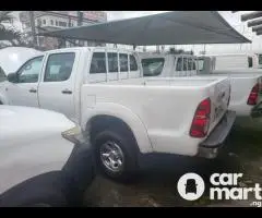 Used Toyota Hilux 2015