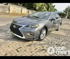 Foreign used 2018 Lexus ES350