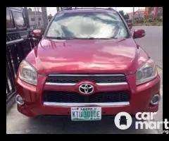 Toyota RAV4 2.5 Limited 2010