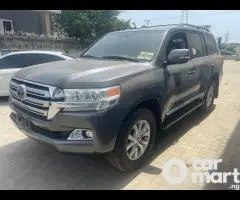 Direct Tokunbo 2019 Toyota LandCruiser VXR