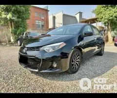 Super clean 2015 Toyota Corolla