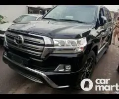 Toyota Land cruiser 2018 VX-R V8 Black